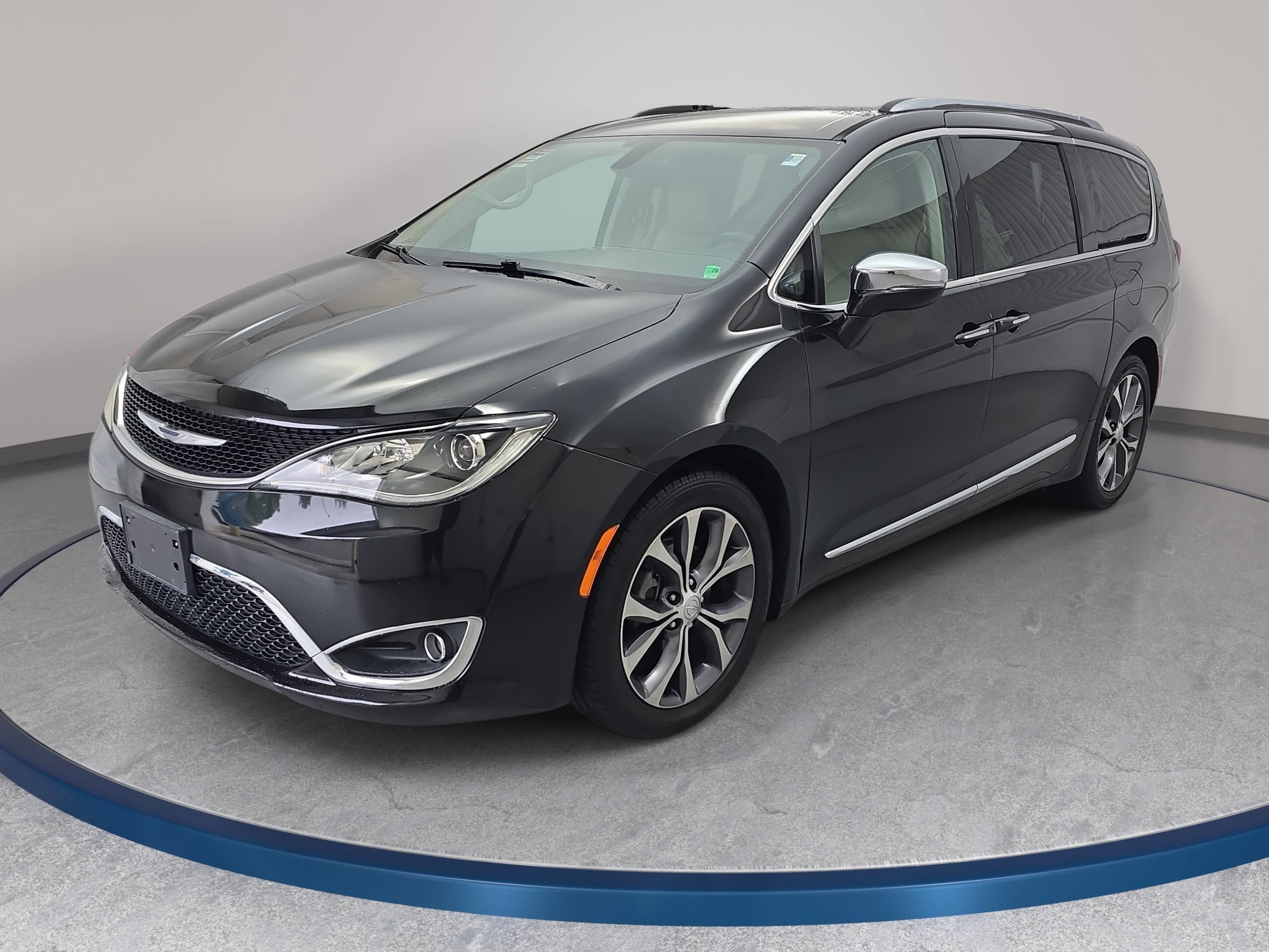 Used 2017 Chrysler Pacifica Limited w/ UConnect Theater Package FWD video 1
