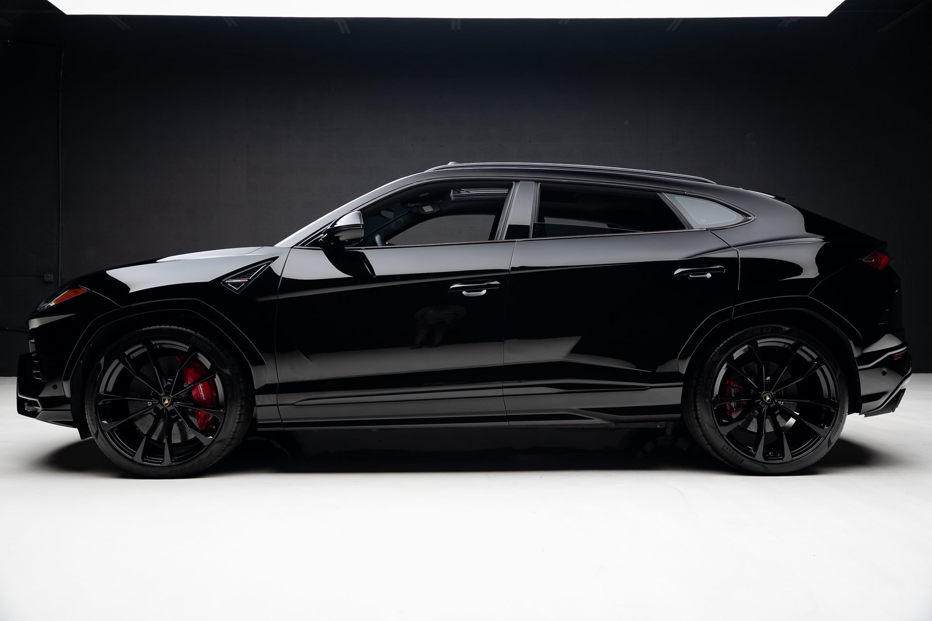 Used 2019 Lamborghini Urus AWD/4WD image 17