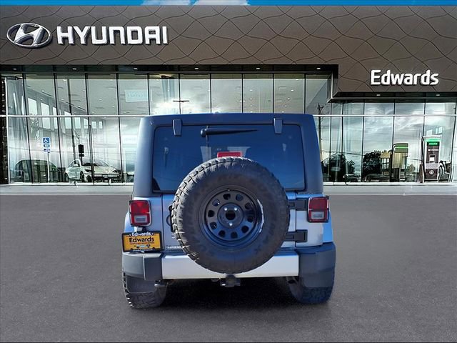 Used 2015 Jeep Wrangler Unlimited Sahara w/ Dual Top Group image 6