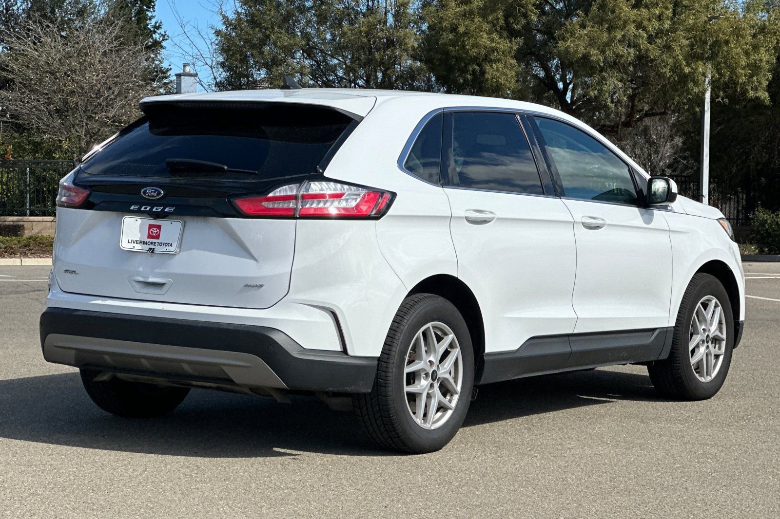 Used 2024 Ford Edge SEL AWD/4WD image 4