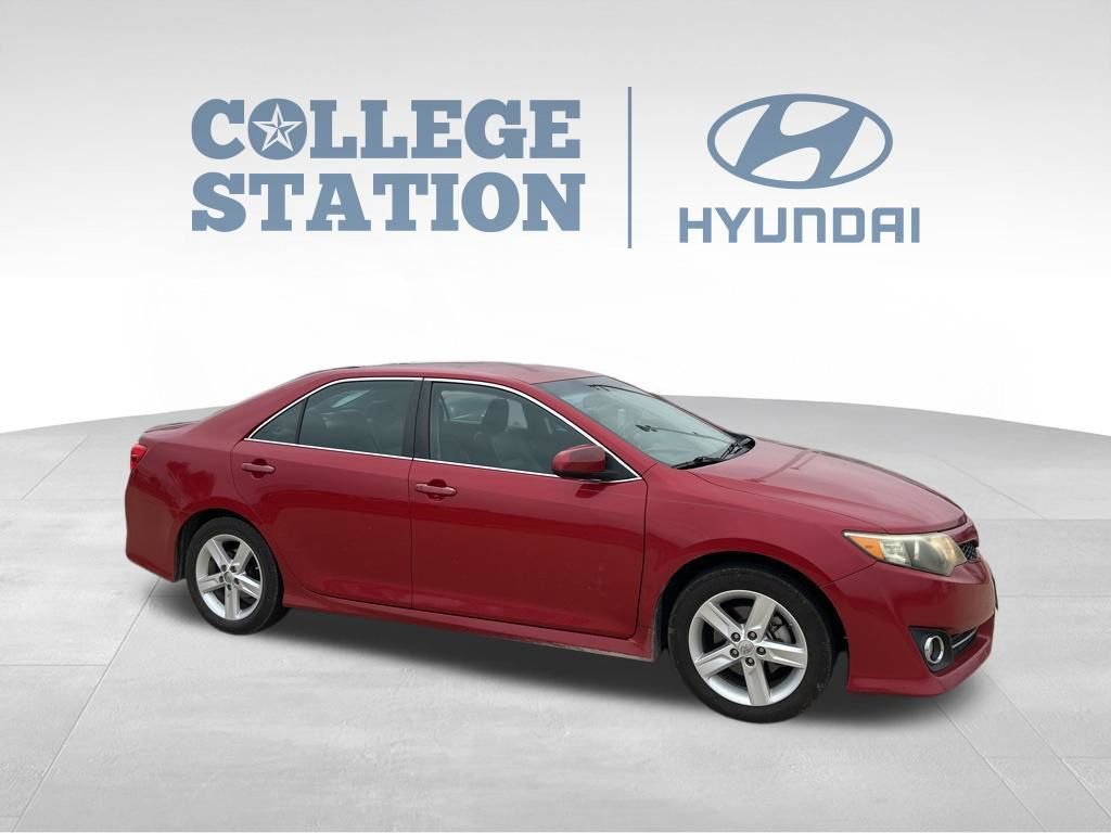 Used 2014 Toyota Camry SE FWD image 5