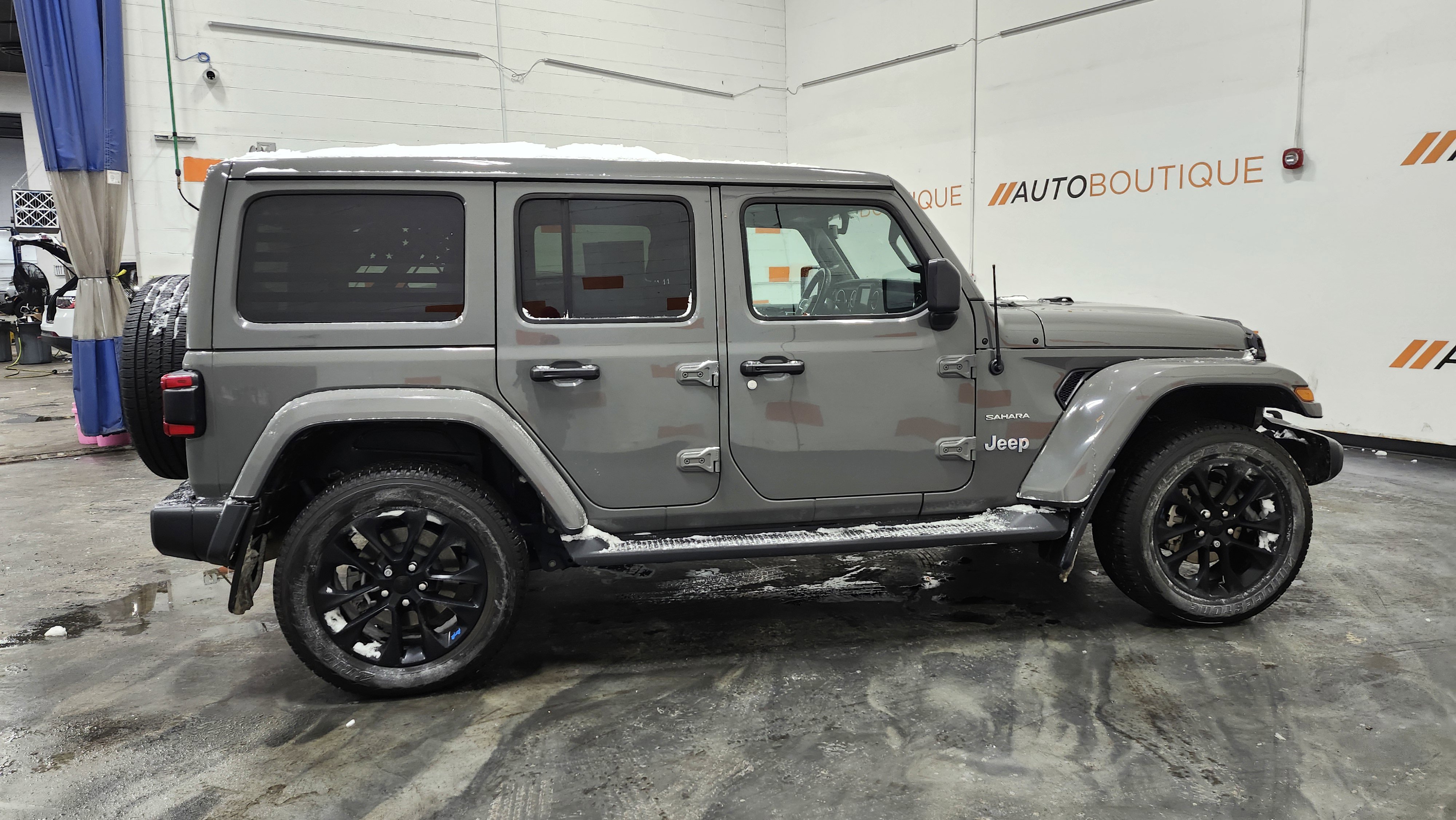 Used 2022 Jeep Wrangler Unlimited Sahara w/ Cold Weather Group image 19