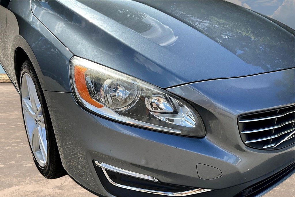 Used 2017 Volvo V60 T5 Premier w/ Convenience Package FWD image 32