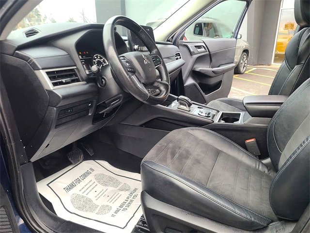 Used 2023 Mitsubishi Outlander SE image 13