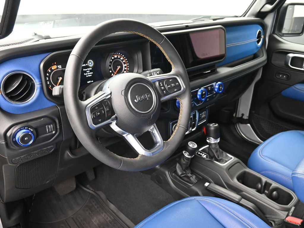 Used 2024 Jeep Wrangler Sahara image 7