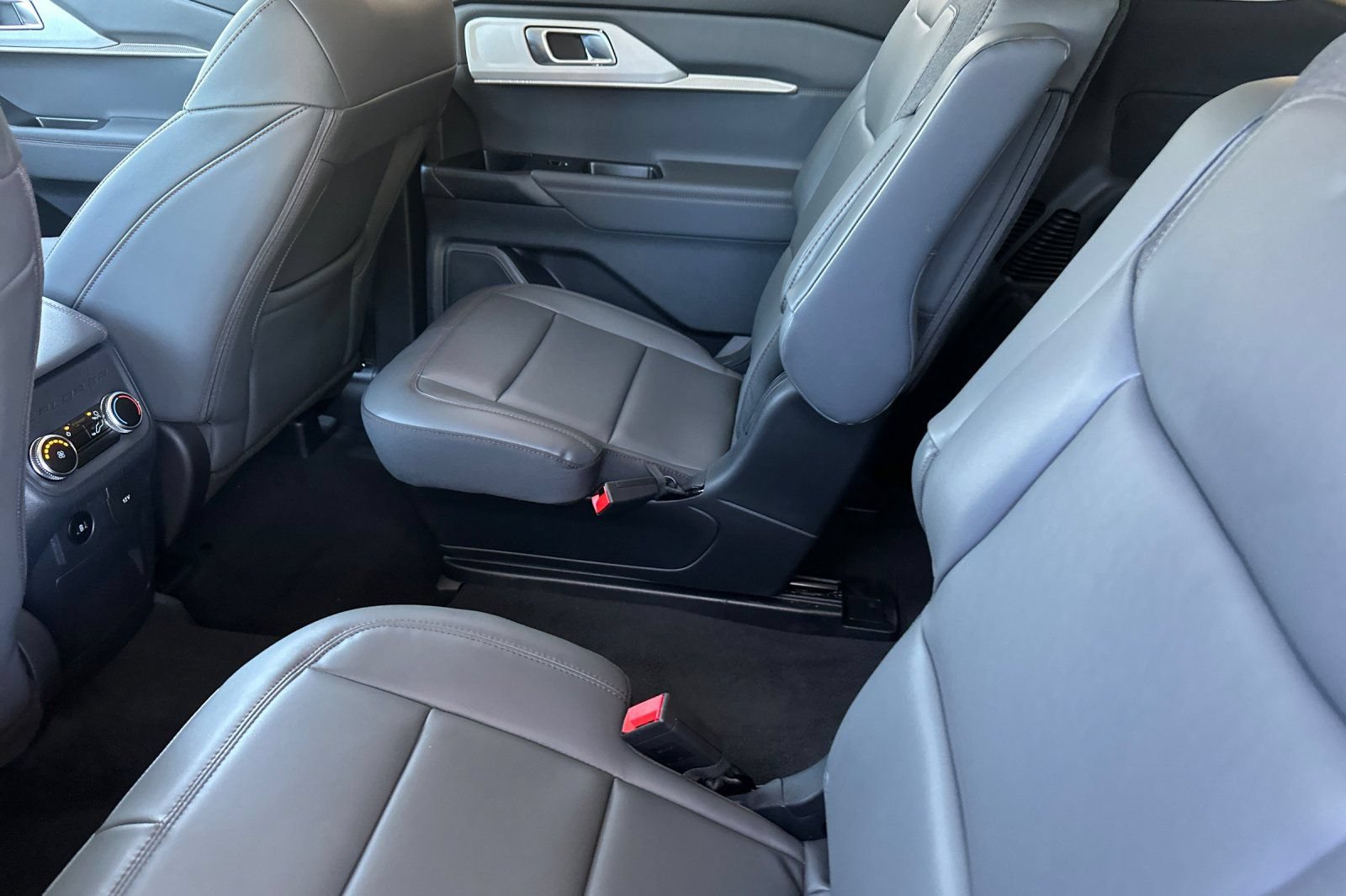 New 2026 Ford Explorer Active w/ Active Comfort Package RWD image 12