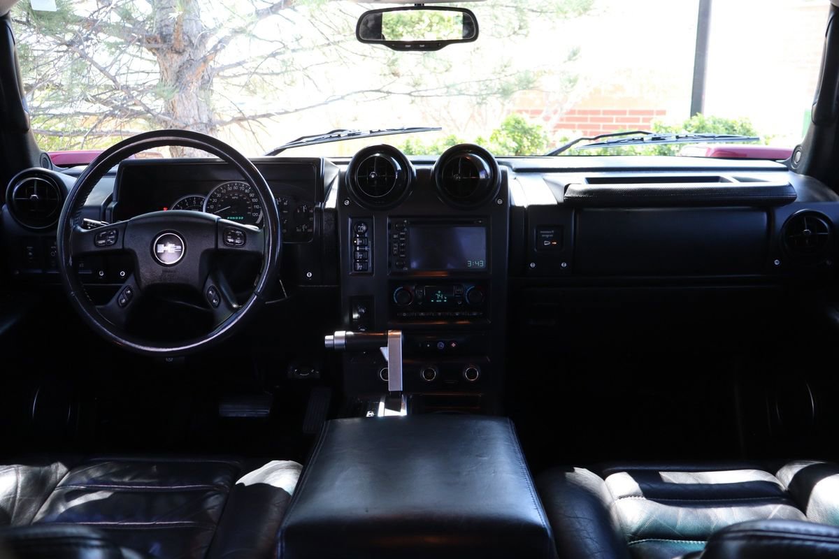 Used 2005 HUMMER H2 SUT w/ Preferred Equipment Group AWD/4WD image 15