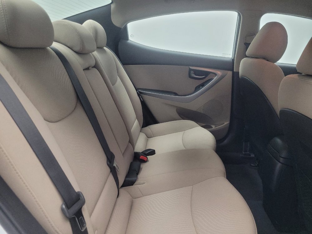 Used 2014 Hyundai Elantra SE w/ Option Group 02 FWD image 19