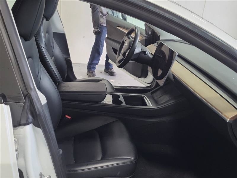 Used 2023 Tesla Model 3 Standard Range RWD image 3