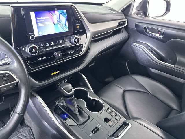 Used 2023 Toyota Highlander XLE AWD/4WD image 36