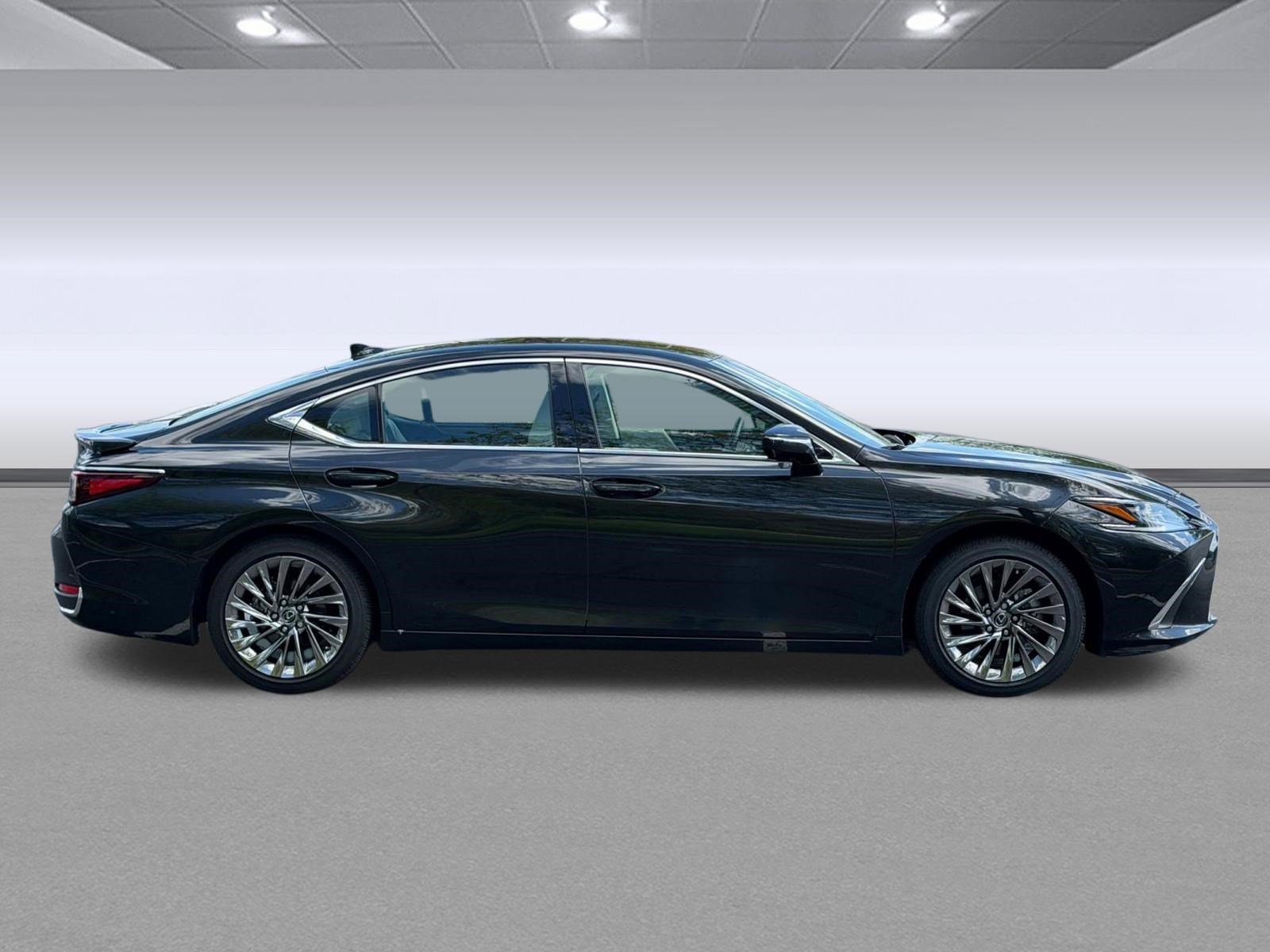 Certified 2025 Lexus ES 300h Ultra Luxury w/ Accessory Package (Z1) FWD image 8