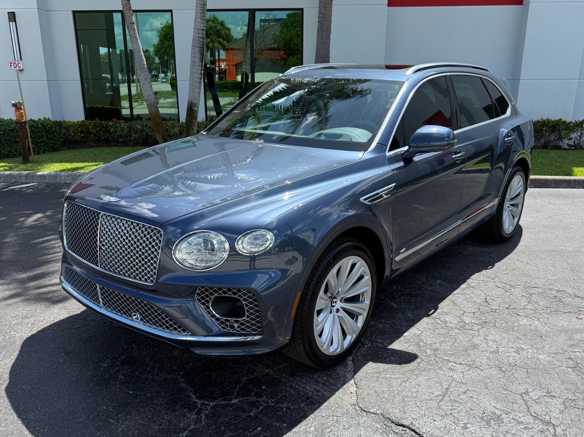 Used 2021 Bentley Bentayga AWD/4WD image 11