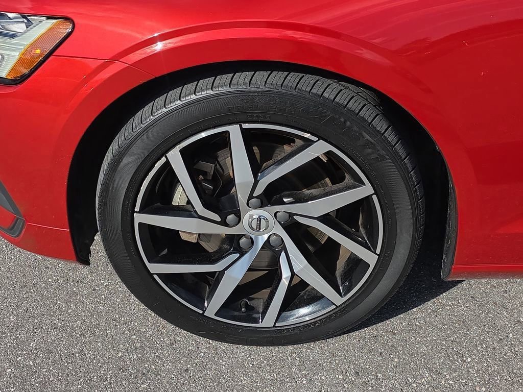 Used 2020 Volvo S60 T5 Momentum FWD image 12