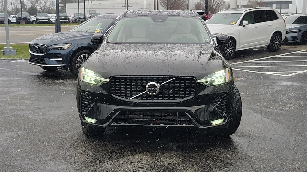 Used 2023 Volvo XC60 B5 Plus w/ Climate Package image 32