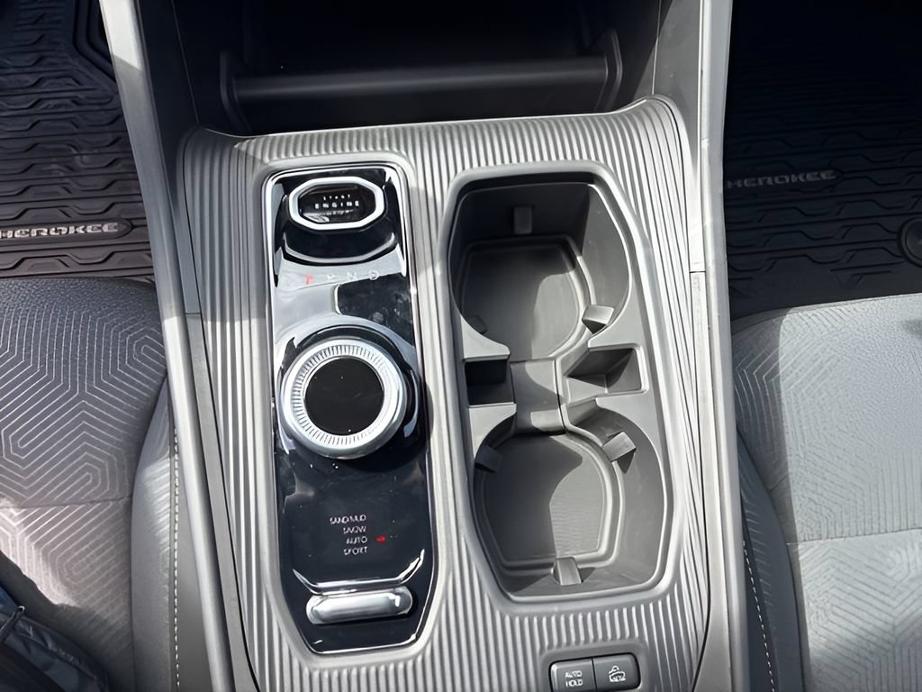 New 2026 Jeep Cherokee Laredo AWD/4WD image 25