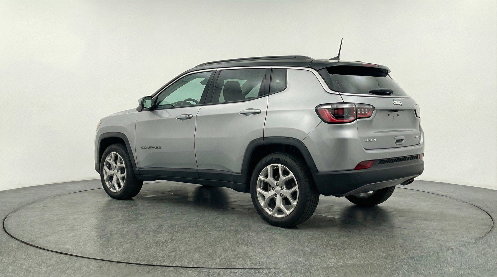 Used 2025 Jeep Compass Limited AWD/4WD image 6