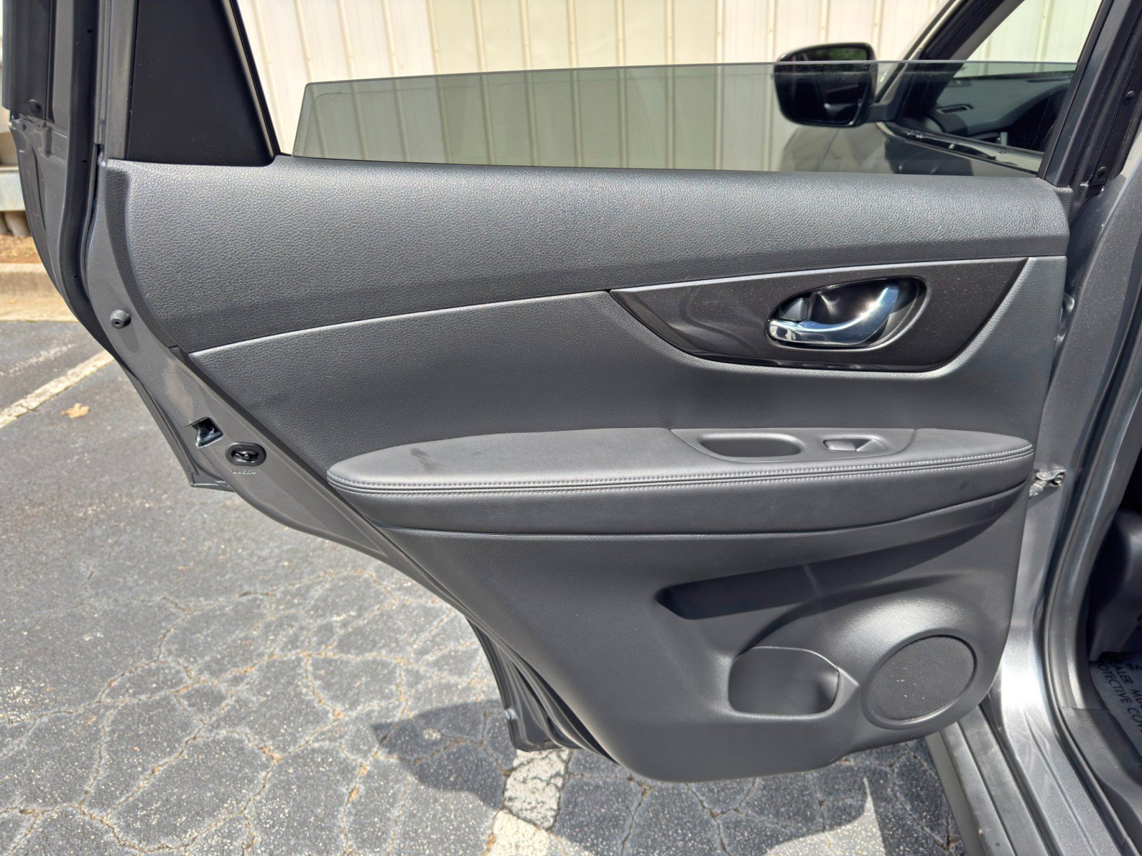 Used 2020 Nissan Rogue SV AWD/4WD image 38