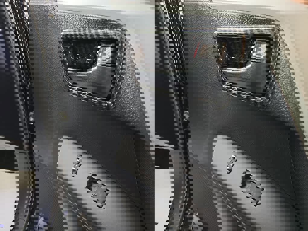 Used 2018 Toyota RAV4 LE w/ All Weather Liner Package image 7