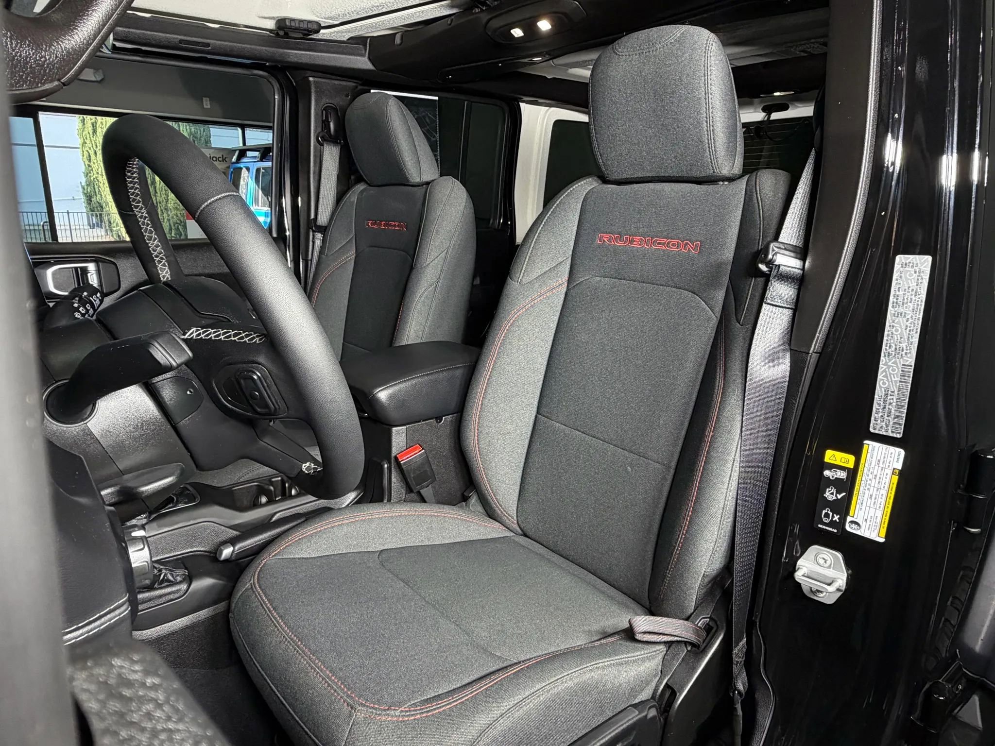 Used 2025 Jeep Wrangler Unlimited Rubicon image 13