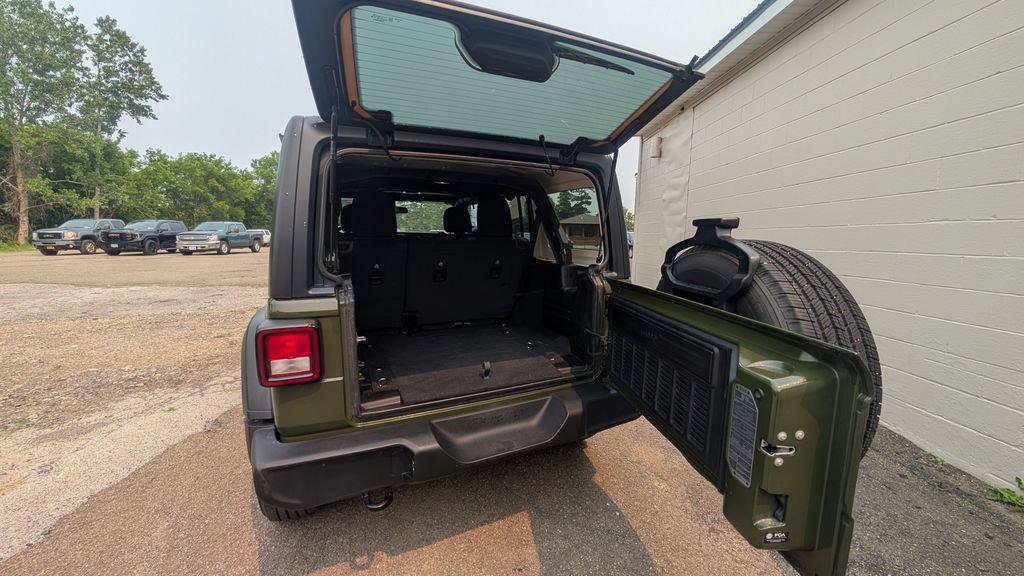 Used 2022 Jeep Wrangler Unlimited Sport AWD/4WD image 21