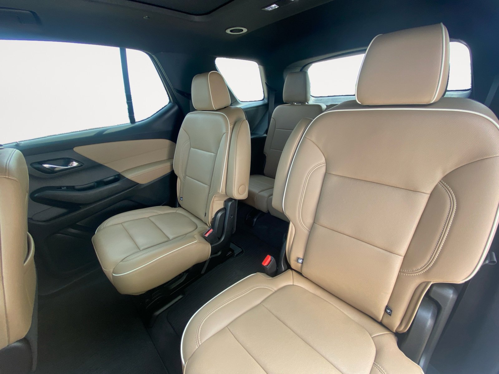 Used 2023 Chevrolet Traverse Premier image 24