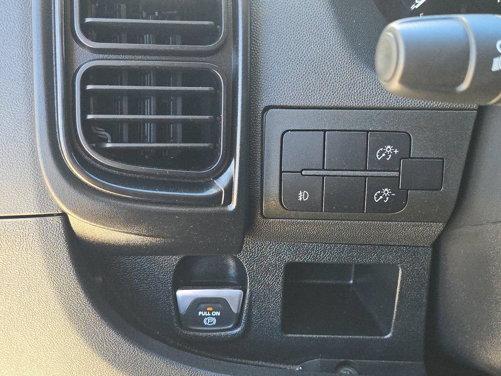 Used 2025 RAM ProMaster 2500 w/ Convenience Group FWD image 33