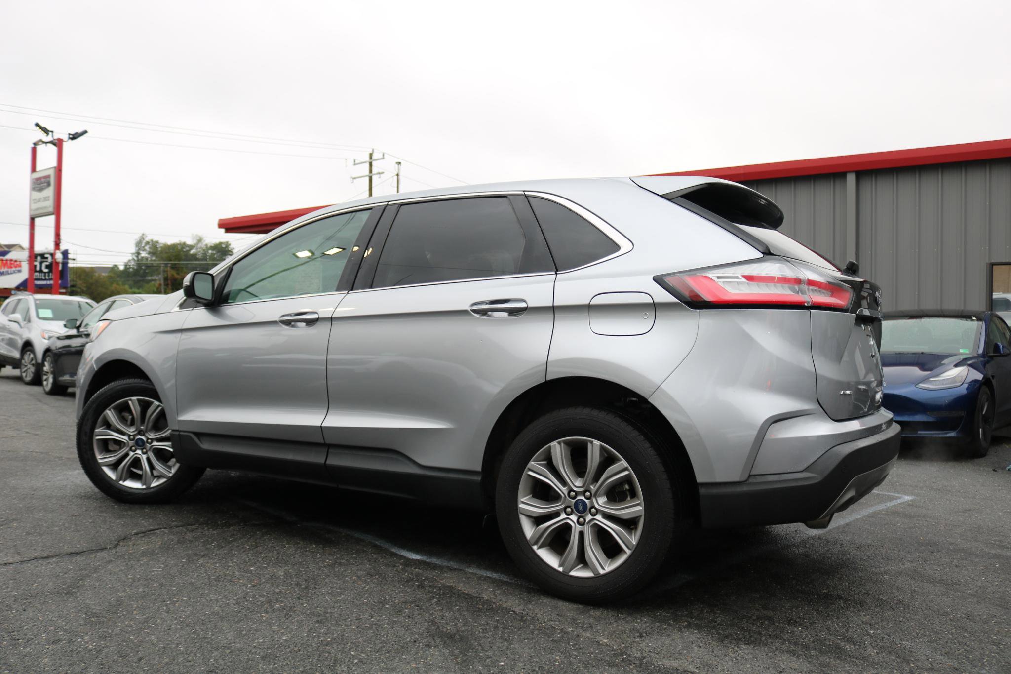 Used 2022 Ford Edge Titanium AWD/4WD image 7