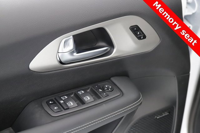 New 2026 Chrysler Pacifica Select image 21