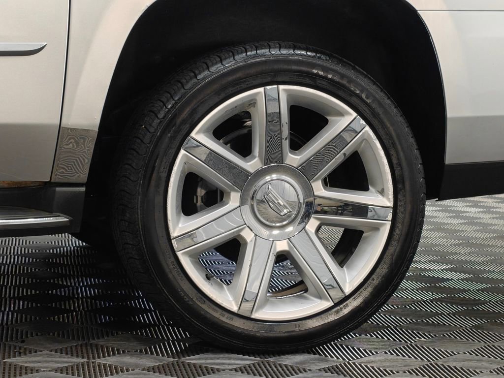 Used 2016 Cadillac Escalade ESV Luxury image 62