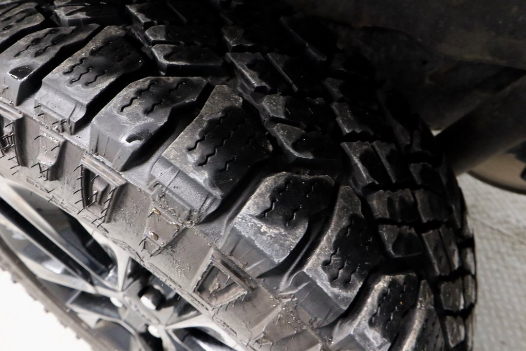 Used 2021 Jeep Wrangler Unlimited Sahara w/ Dual Top Group image 21