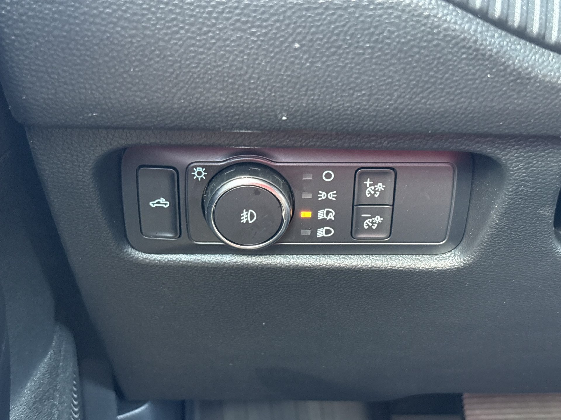 Used 2024 Ford Ranger Lariat w/ Trailer Tow Package RWD image 12