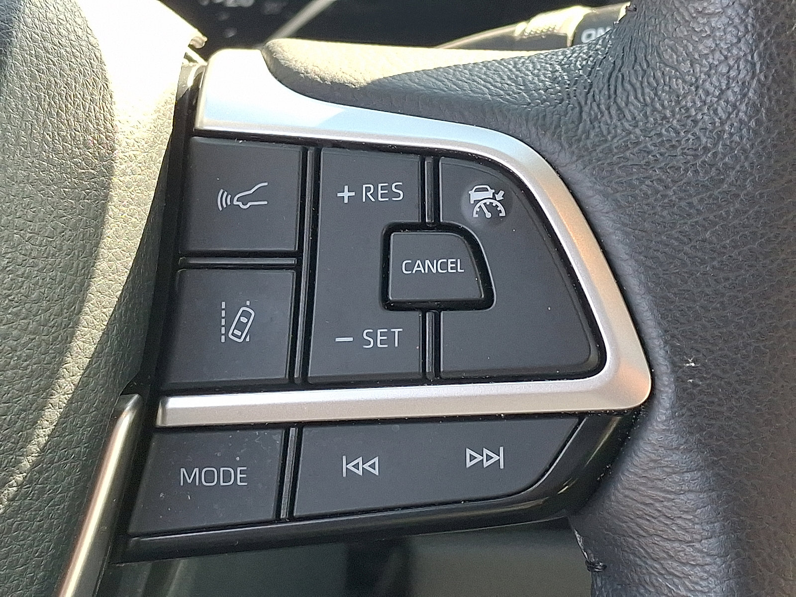 Certified 2024 Toyota Sienna XLE image 23