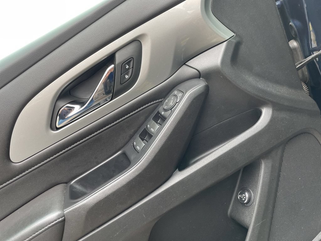 Used 2022 Chevrolet Traverse LT FWD image 41