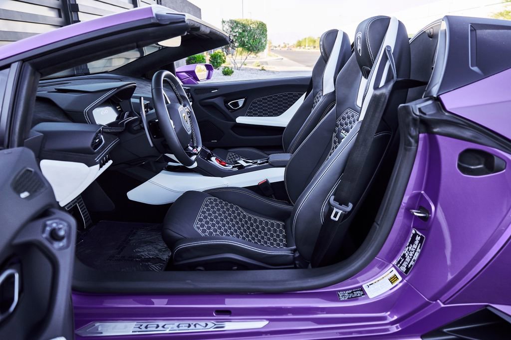 Used 2024 Lamborghini Huracan EVO image 33