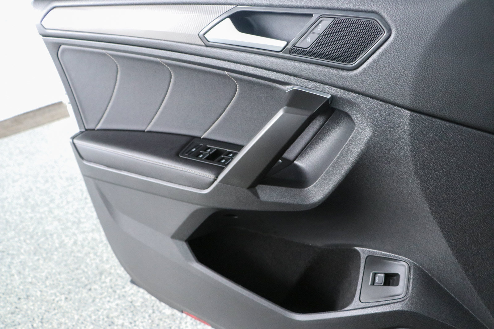 Used 2022 Volkswagen Tiguan SE FWD image 22