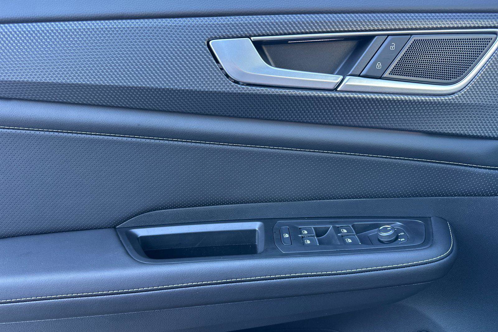 New 2026 Volkswagen Atlas Cross Sport SEL image 10