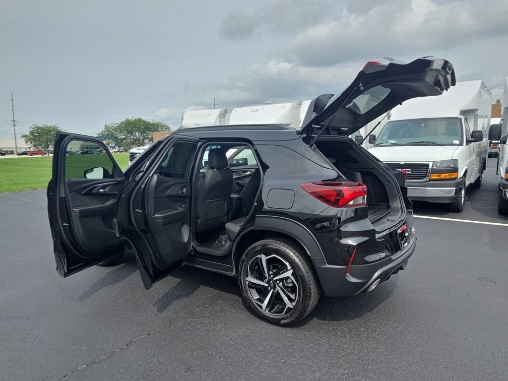 Used 2022 Chevrolet TrailBlazer RS FWD image 13