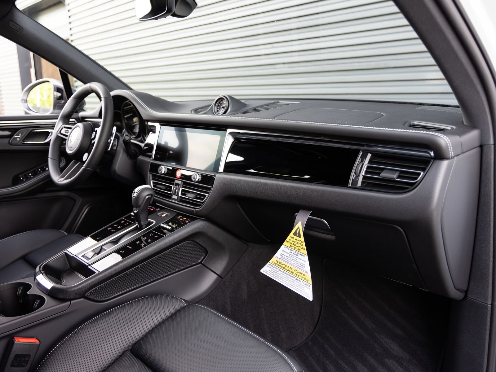 New 2026 Porsche Macan Turbo AWD/4WD image 36