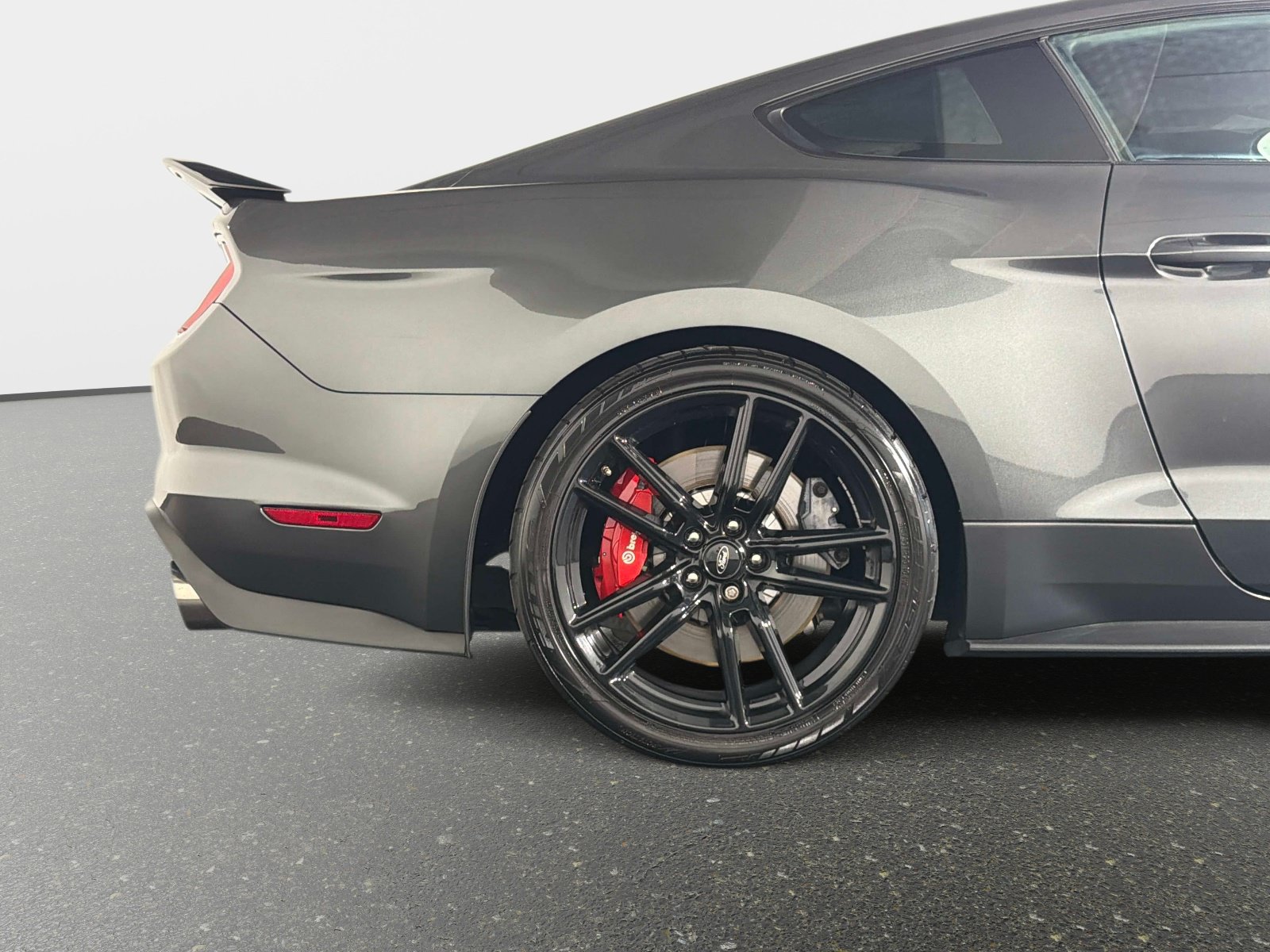 Used 2020 Ford Mustang Shelby GT500 w/ Technology Package RWD image 18
