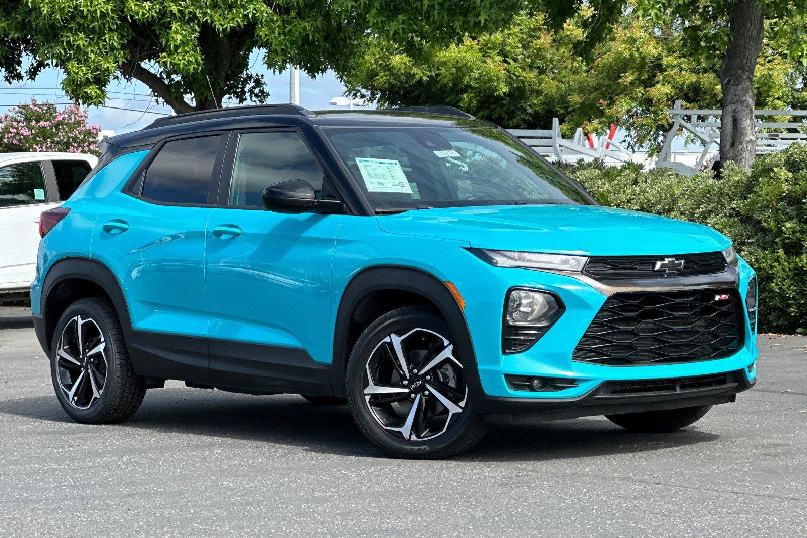 Used 2022 Chevrolet TrailBlazer RS FWD image 2