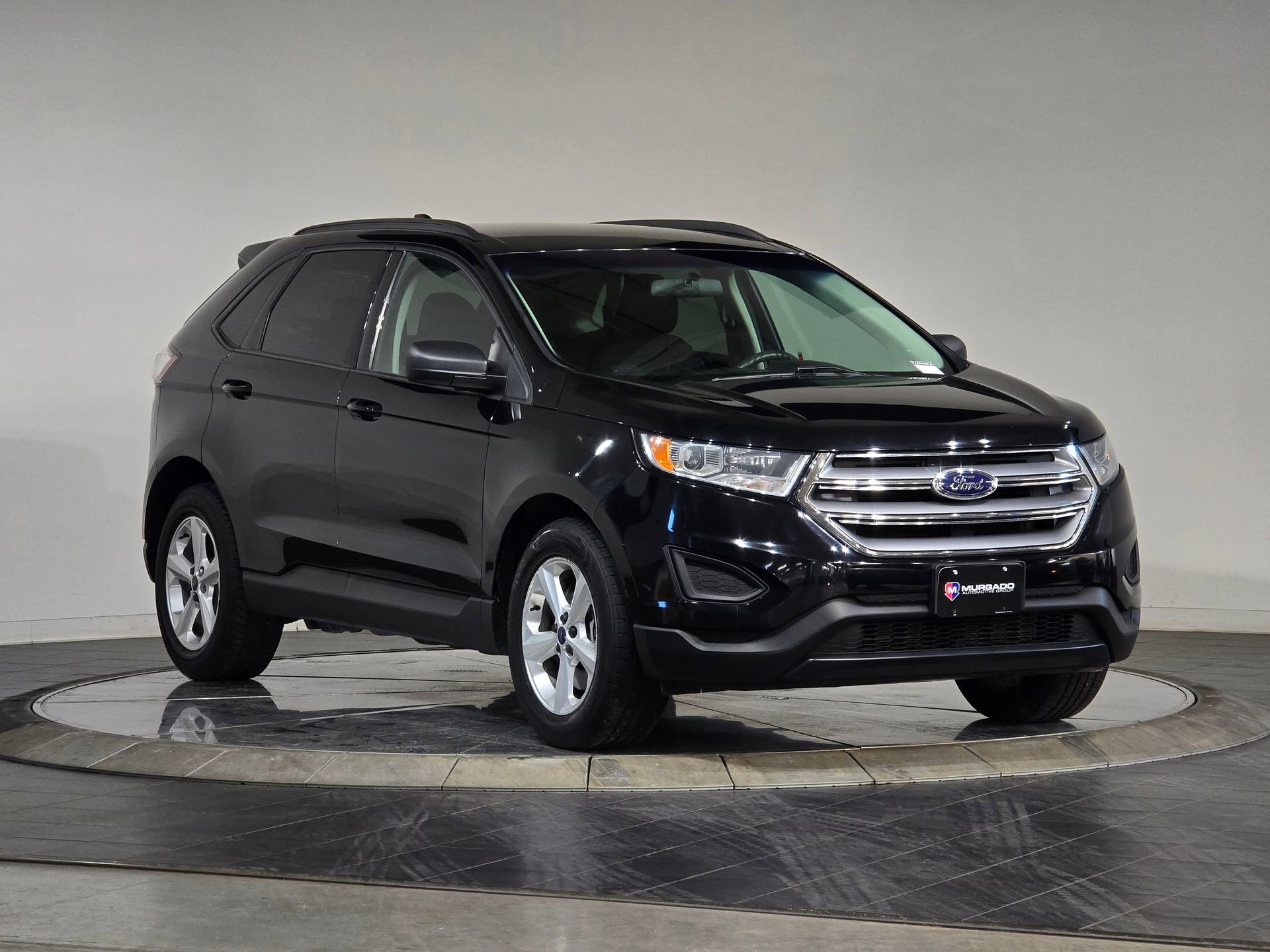 Used 2017 Ford Edge SE image 2