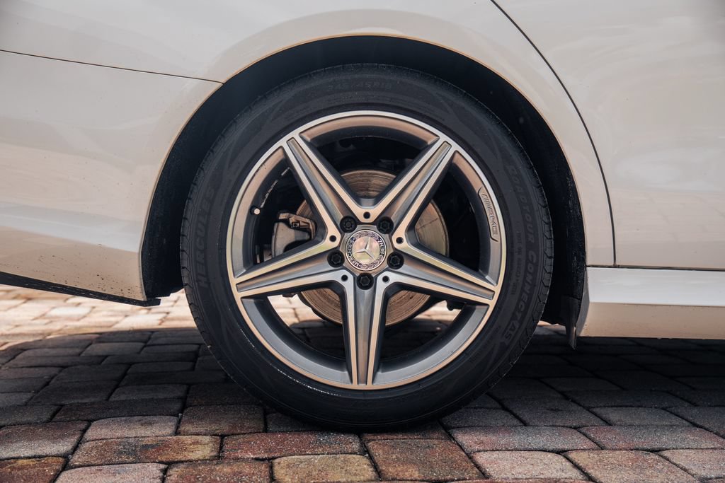 Used 2017 Mercedes-Benz E 300 4MATIC image 13