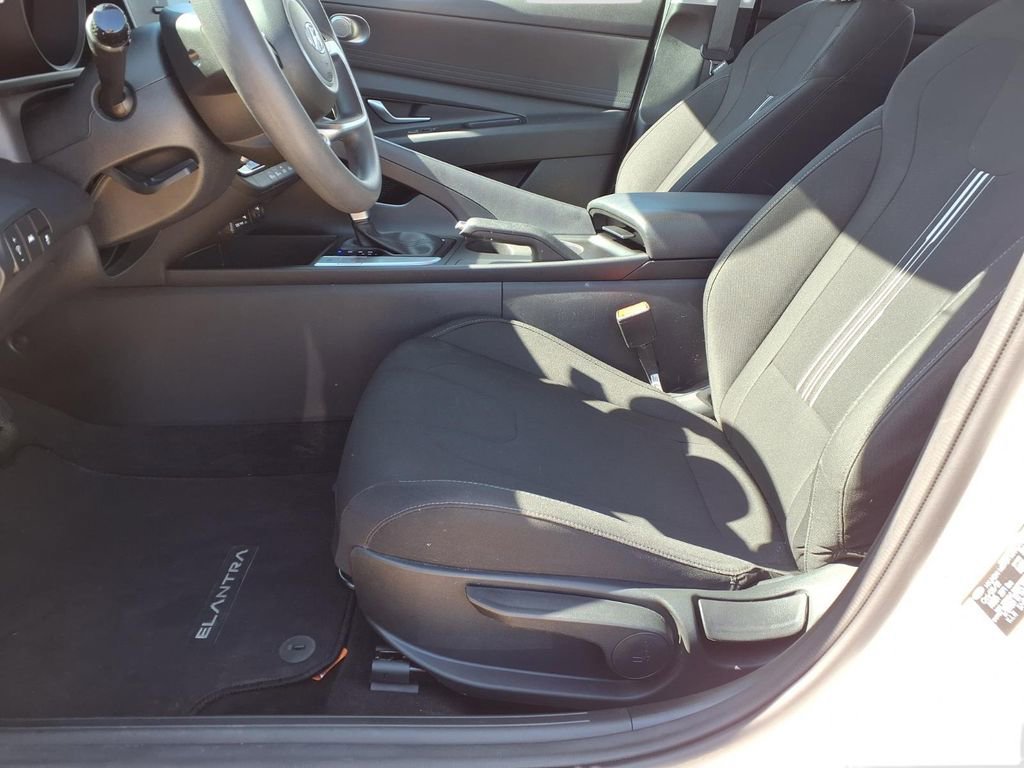 Used 2023 Hyundai Elantra SEL image 22
