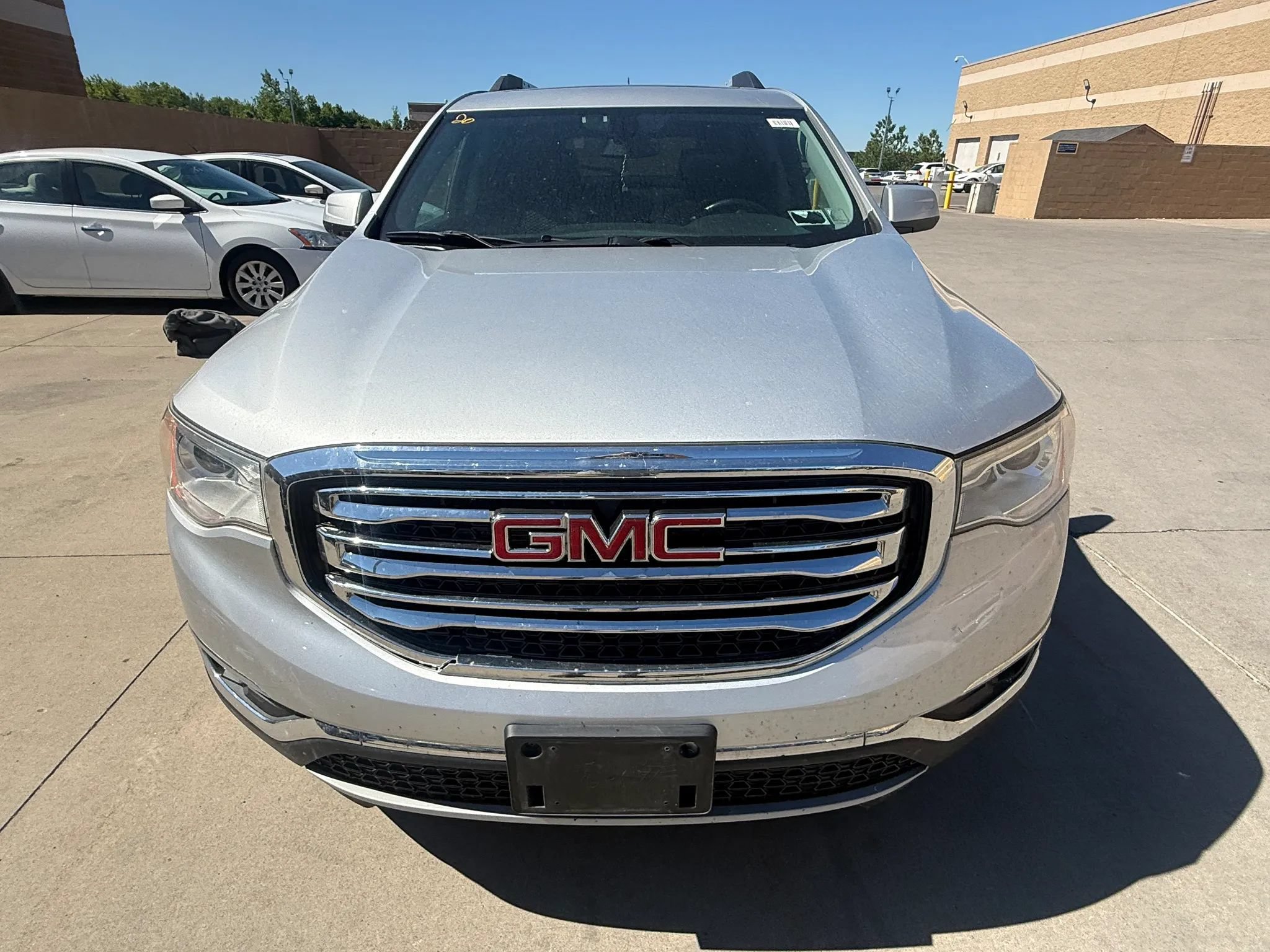 Used 2017 GMC Acadia SLE AWD/4WD image 3