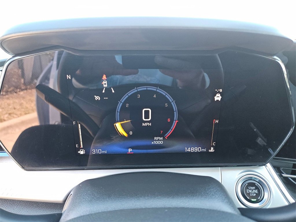 Used 2025 Chevrolet Trax LT w/ LT Convenience Package image 18