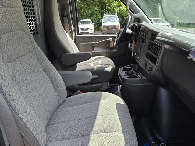 New 2025 GMC Savana 2500 w/ Driver Convenience Package image 13