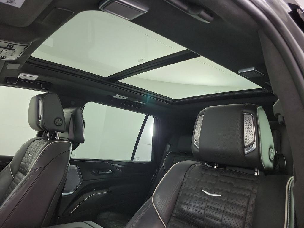 Used 2023 Cadillac Escalade Sport Platinum AWD/4WD image 18