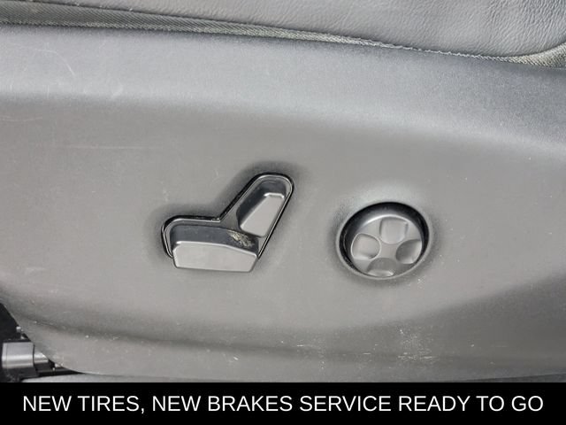 Used 2017 Chrysler Pacifica Touring-L FWD image 14