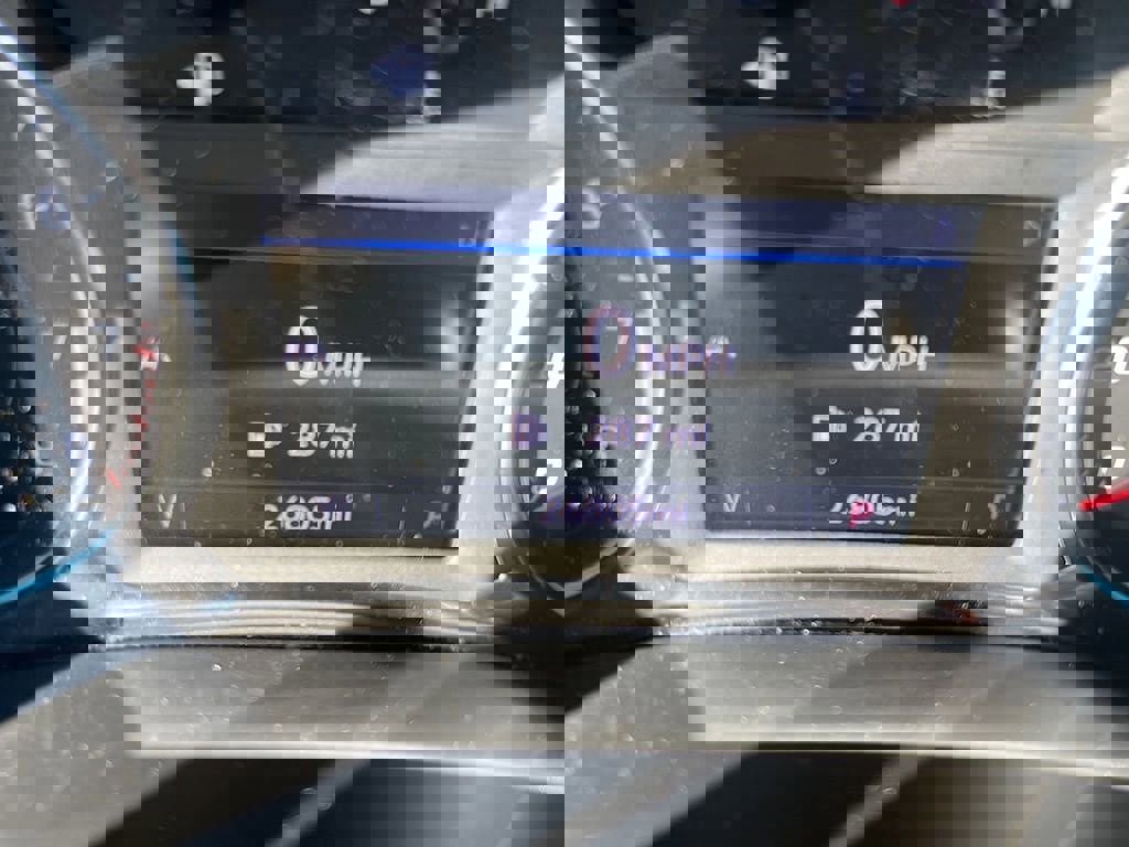 Used 2023 Chevrolet Traverse LT image 31