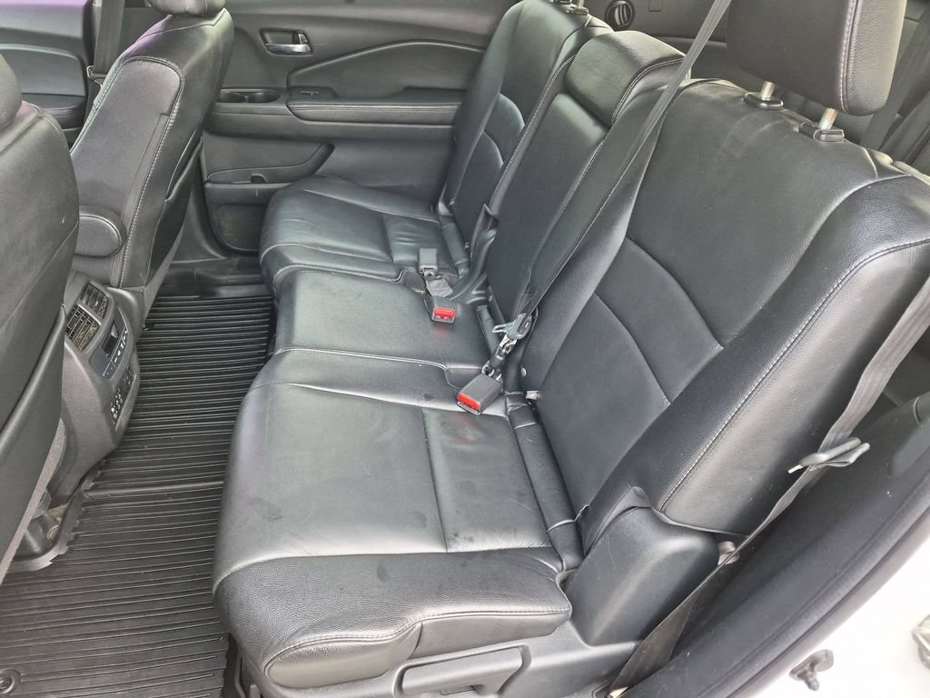 Used 2018 Honda Pilot Touring image 19